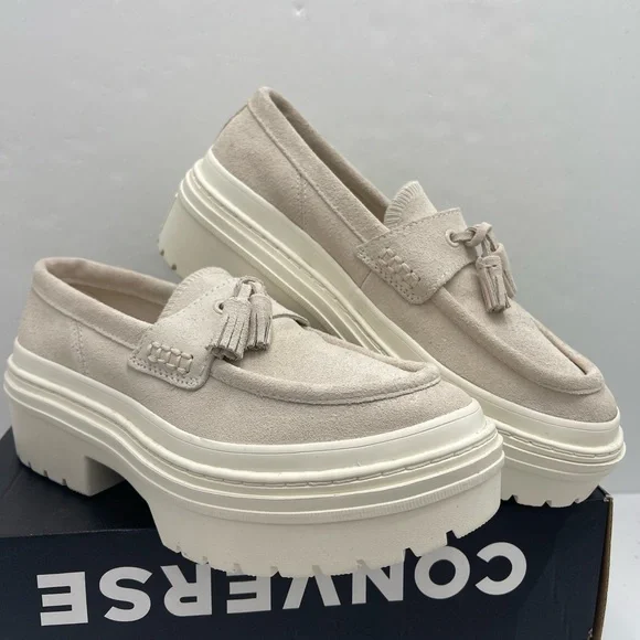 Converse A15553C
CTAS LUGGED HEEL LOAFER OX
LIGHT DUNE/EGRET/LIGHT DUNE Platform - Picture 2 of 16